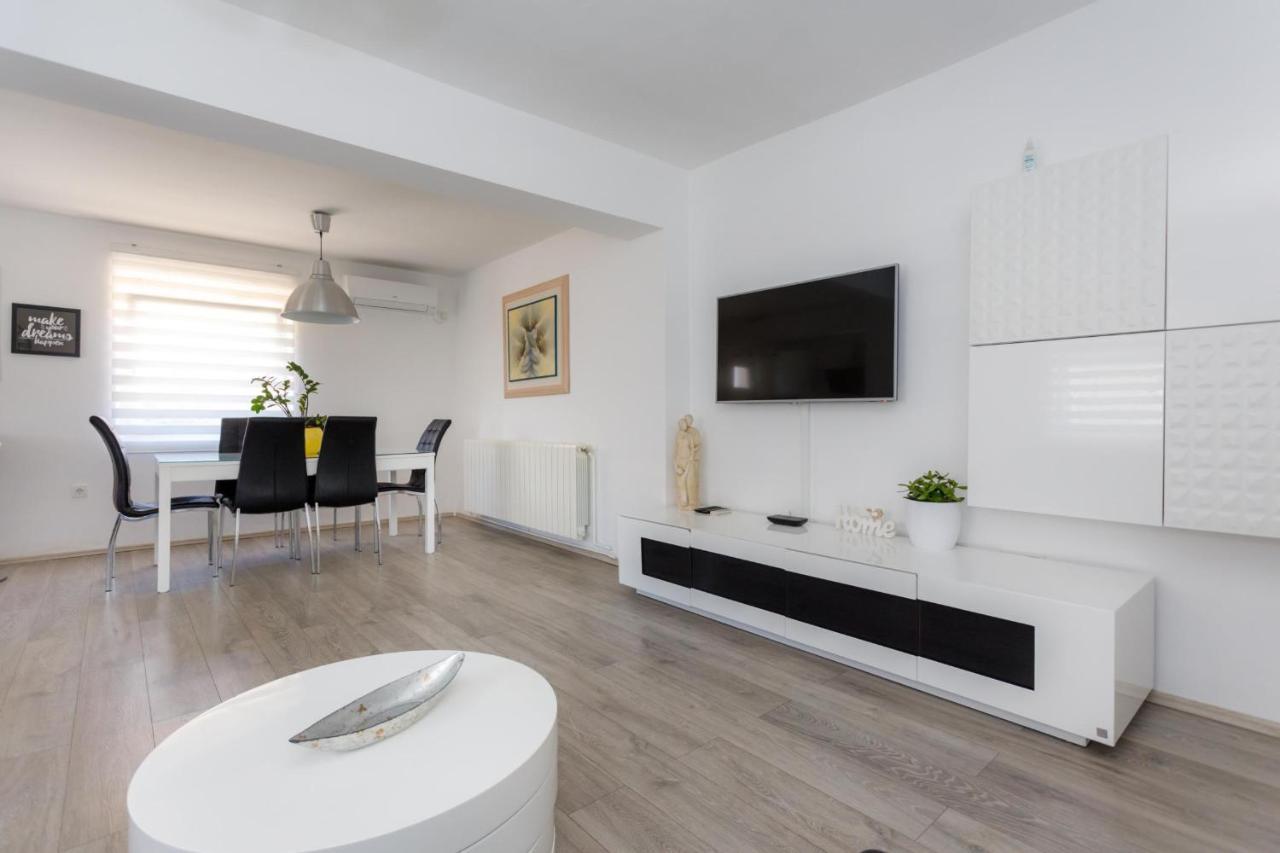 Apartman Laura Krk Town Exteriér fotografie