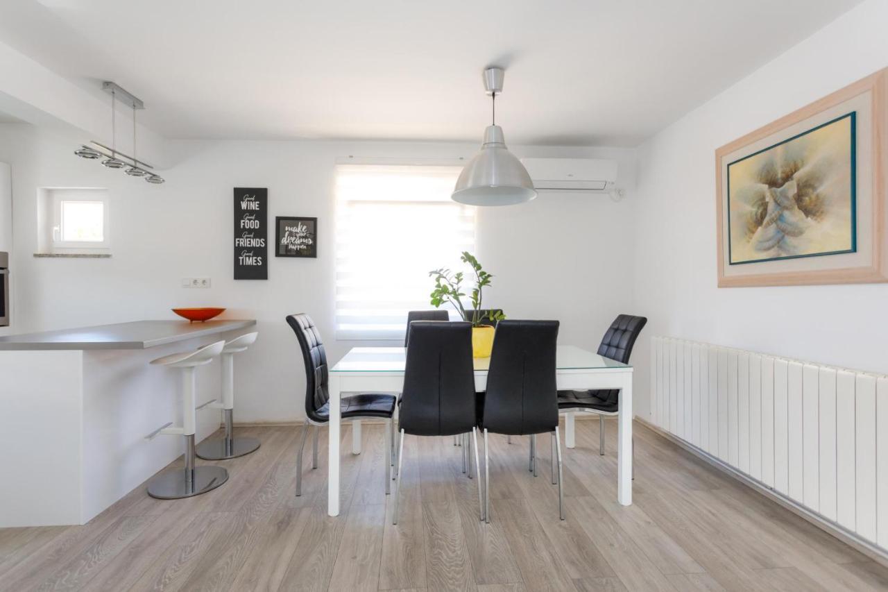 Apartman Laura Krk Town Exteriér fotografie