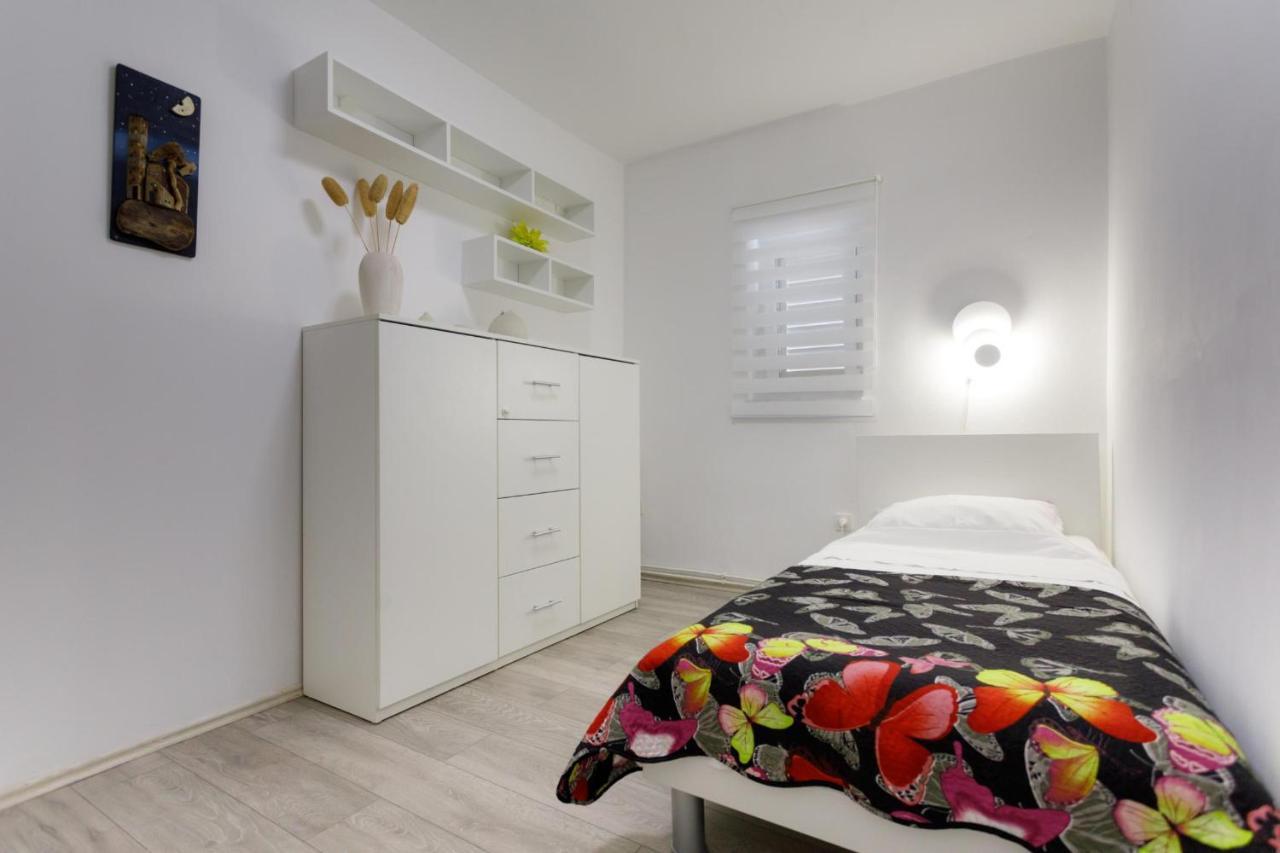 Apartman Laura Krk Town Exteriér fotografie